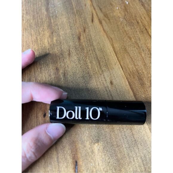 Doll 10 So Chic Lip Rouge Lipstick NWT - Picture 5 of 7